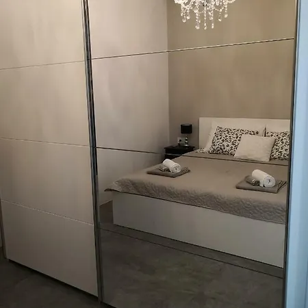 Golden Sea Apartment