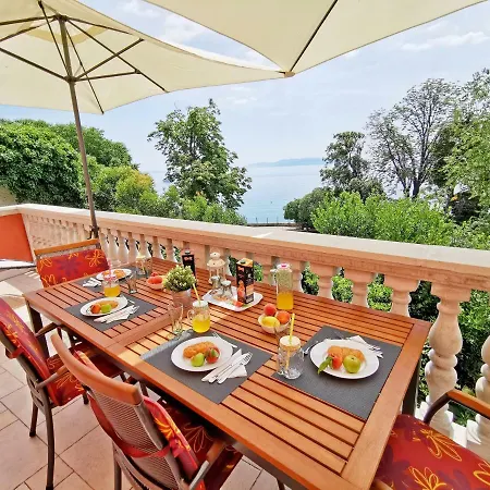 Golden Sea Apartman